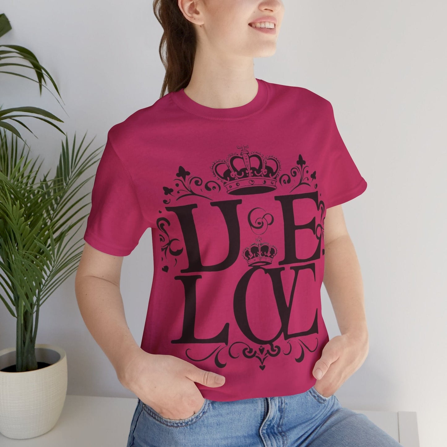 love black unique kjulutre designer t shirt  universal print front and black love desighn king and queen crown