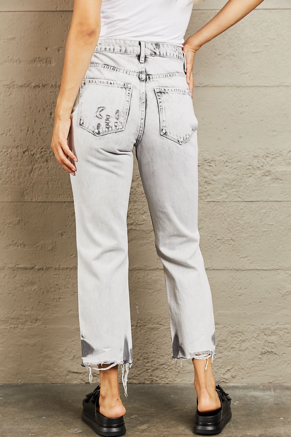Unleash Optimal SEO Results with Unique Kulture BAYEAS Acid Wash Accent Cropped Mom Jeans Meta Description: Elevate your style with Unique Kulture's BAYEAS Acid Wash Accent Cropped Mom Jeans. Explore a distinctive blend of fashion and comfort, curated to perfection. Our acid wash jeans exude a trendy vintage vibe, while the cropped design adds a modern touch.