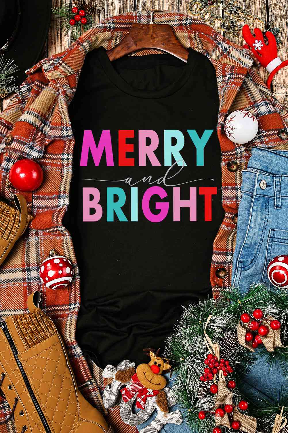 MERRY AND BRIGHT Graphic Short Sleeve T-Shirt