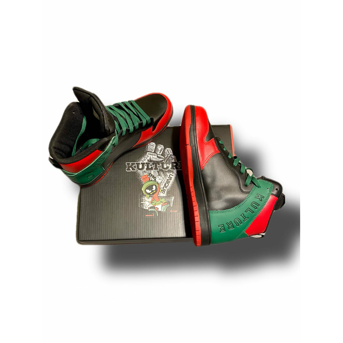 martians unique kulture limited edition red black green sneakers mid top l leather  pattern  designer shoes marvin the martian 